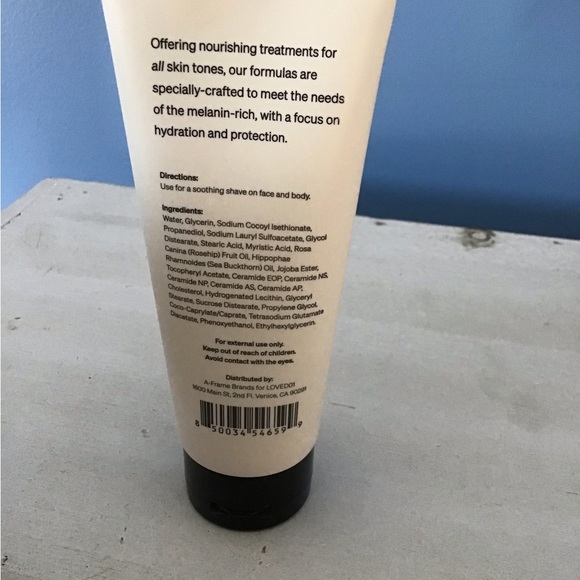 Loved01 by John Legend Exfoliating with Cleanser Rosehop, Aloe Vera and Bamboo - Picture 3 of 3